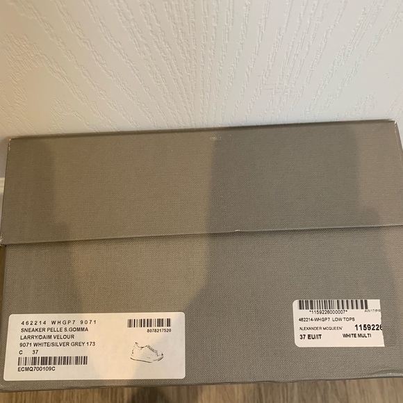 Alexander McQueen | Oversized low-top sneakers | White Grey | 37 - Picture 10 of 13